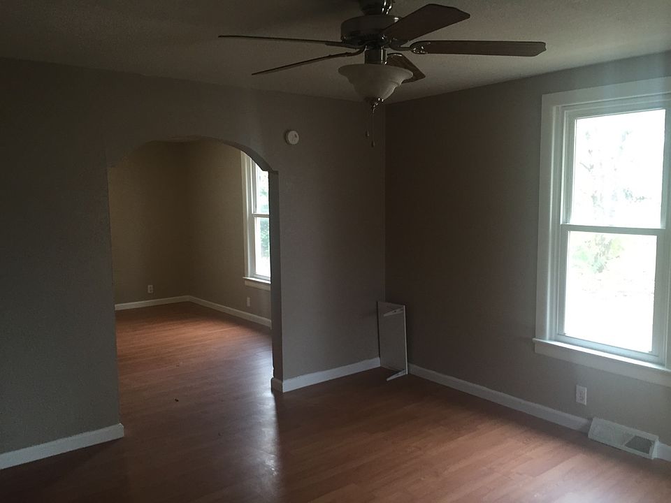 2nd image of 118 Buckley St