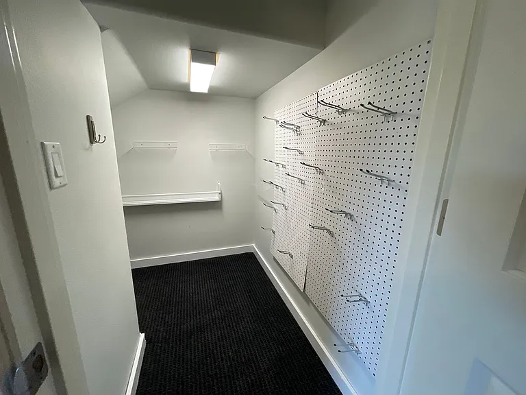 228 Winchester Creek Ave — Photo 38