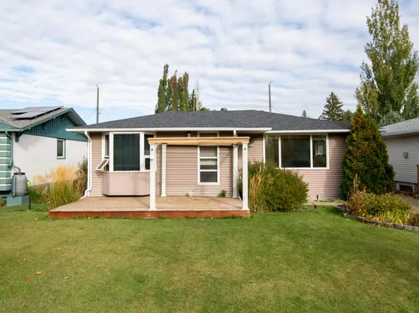 7135 87th St NW, Edmonton, AB T6C 3G1