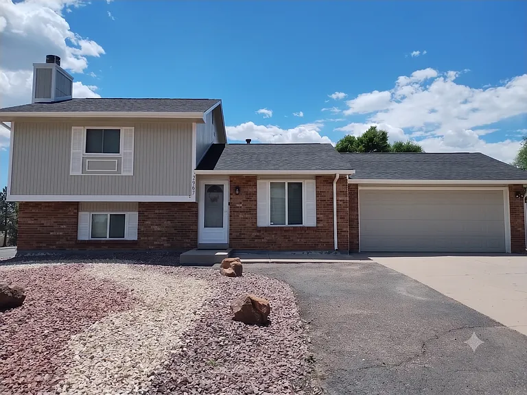 2987 Valarie Cir — Photo 1