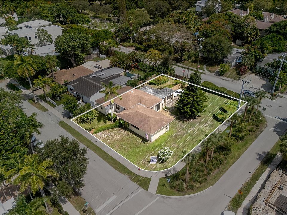 1st image of 904 SE 11th Court