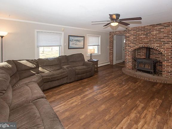 3rd image of 2947 Potshop Rd