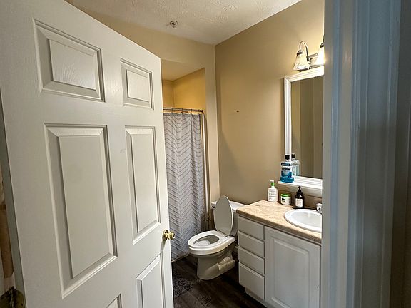 Bedroom 1's Bathroom