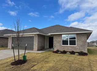 912 Hazy Brook Cir, Chickasha, OK 73018