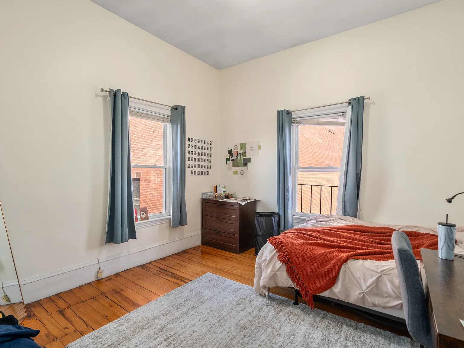 4 bed, 1200 sqft, $5,000 — Photo 2
