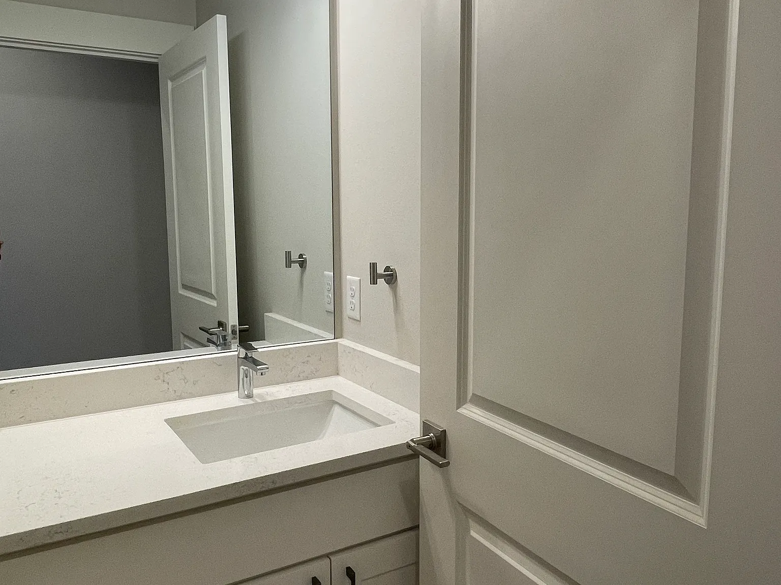 3 bed, 2.5 bath, 1750 sqft, $2,600 — Photo 3