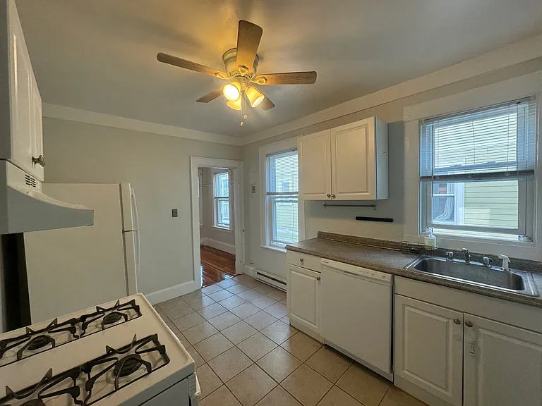 13 Orrin St #3R — Photo 16