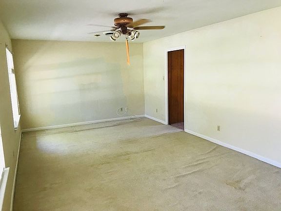 5th image of 928 Pine Ave