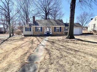 401 SW Hillside Dr, Topeka, KS 66611