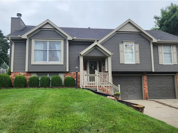 2801 Quail Dr, Saint Joseph, MO 64506
