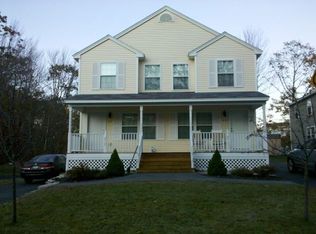 2B Carriage Ln, Portland, ME 04103
