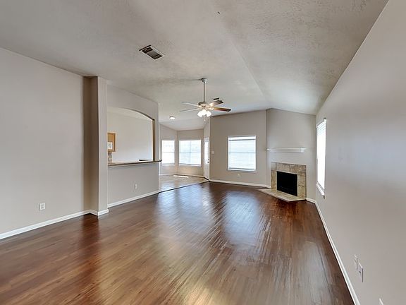 4th image of 19643 Cozy Cabbin Dr