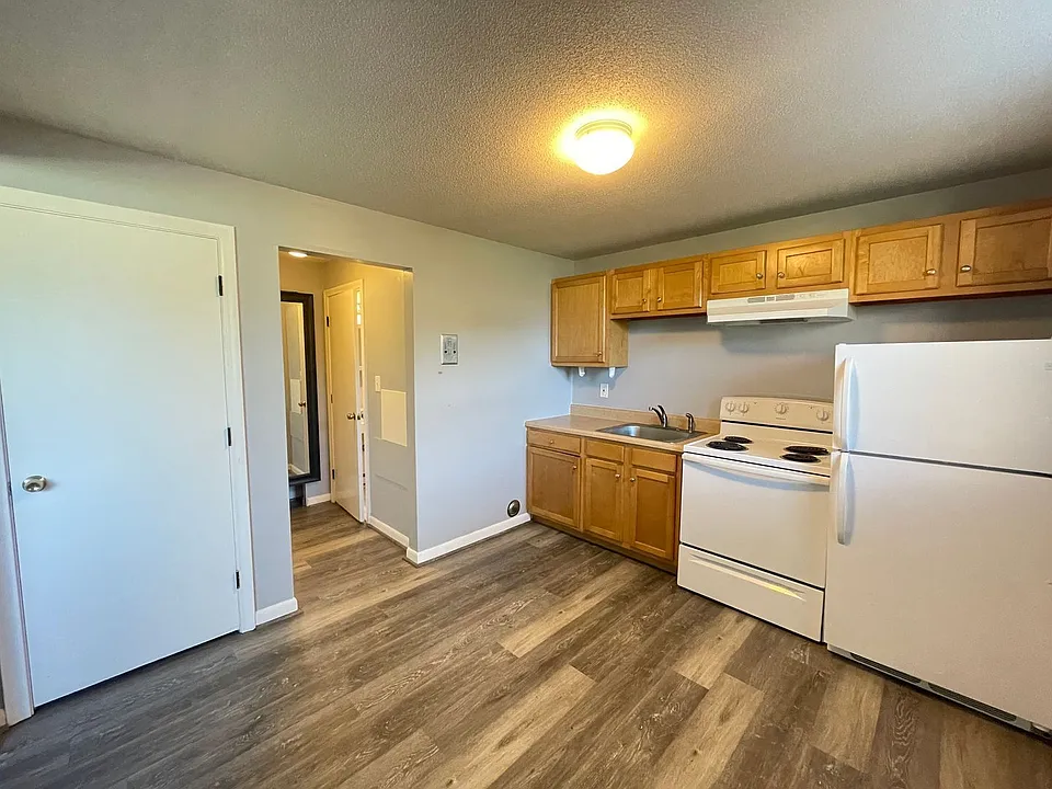 181 Loudon Rd #212