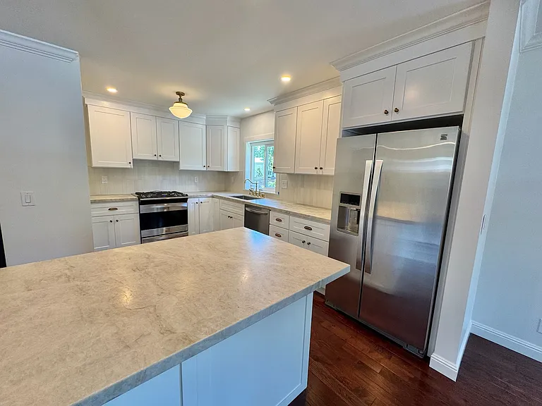 21 Sierra Ave — Photo 3