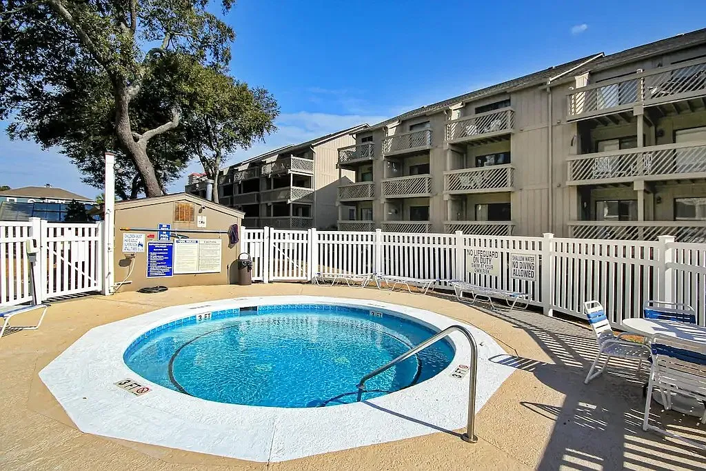 1 bed, 700 sqft, $1,200 — Photo 3