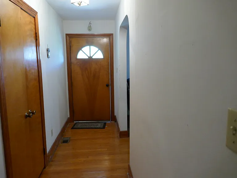 845 Halstead Blvd — Photo 6