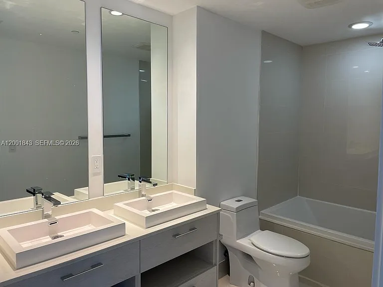 55 SW 9th St #3102 — Photo 5