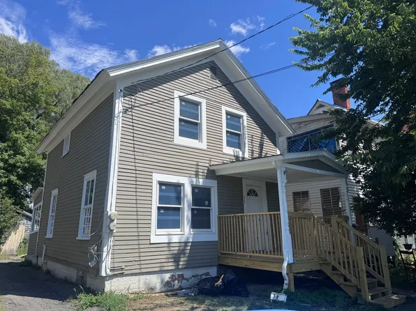 35 River St, Windsor, VT 05089