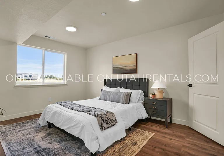450 W Main St — Photo 10