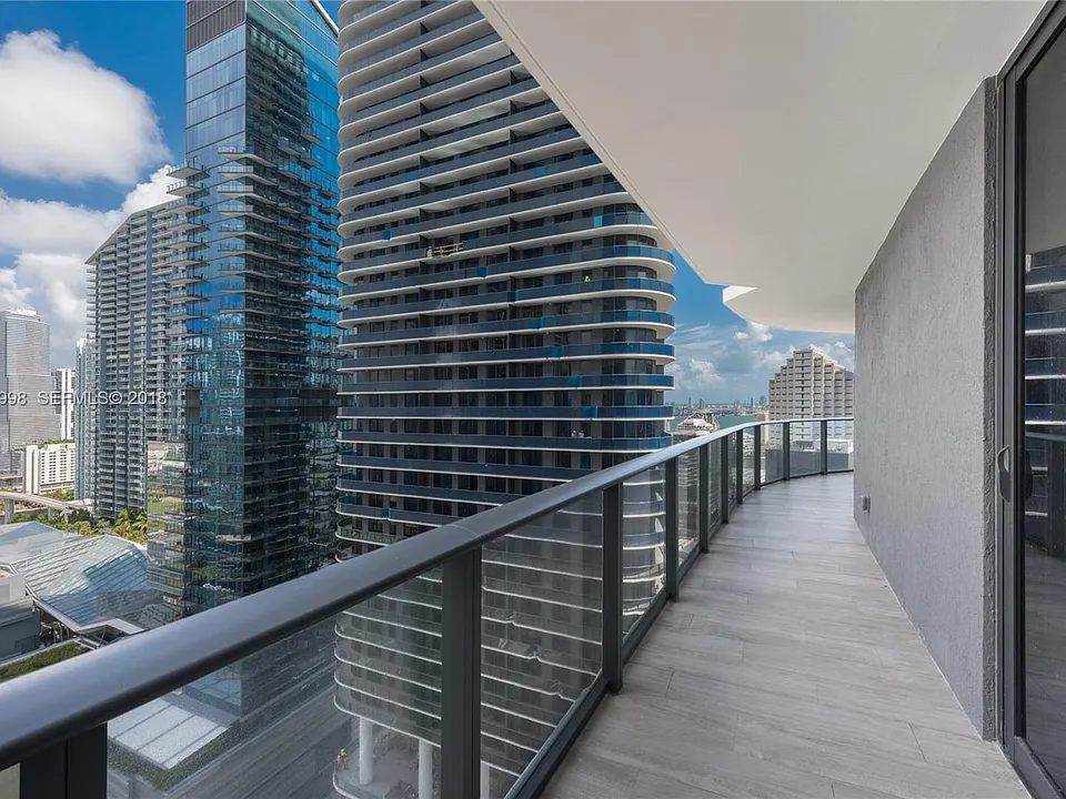45 SW 9th St #1301