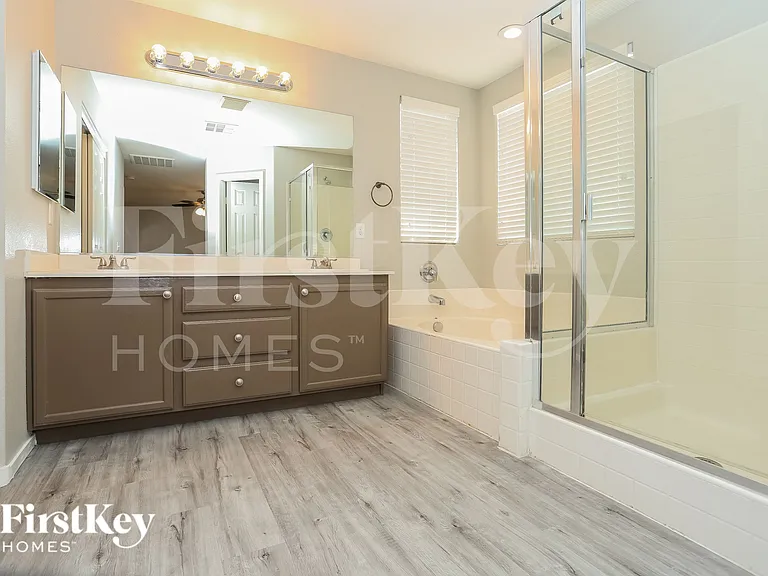 6425 Casamar St — Photo 13