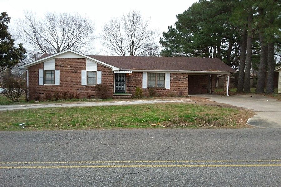1st image of 910 Pennell Ln