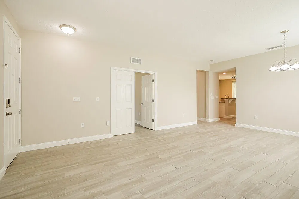 3 bed, 2.0 bath, 2147 sqft, $2,175 — Photo 4