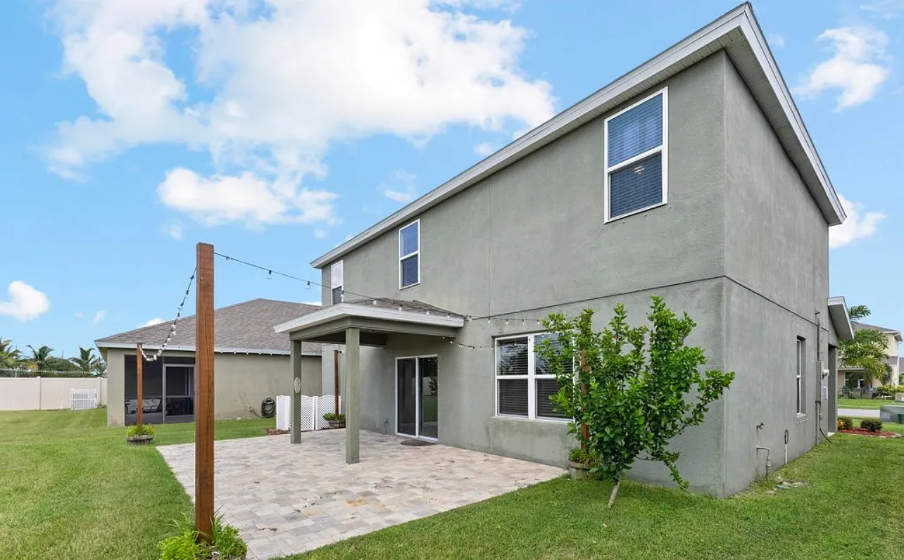 4 bed, 2350 sqft, $3,100 — Photo 4