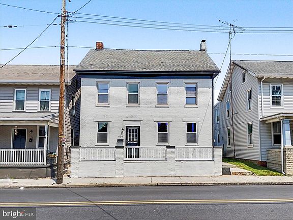 3rd image of 609 Main St