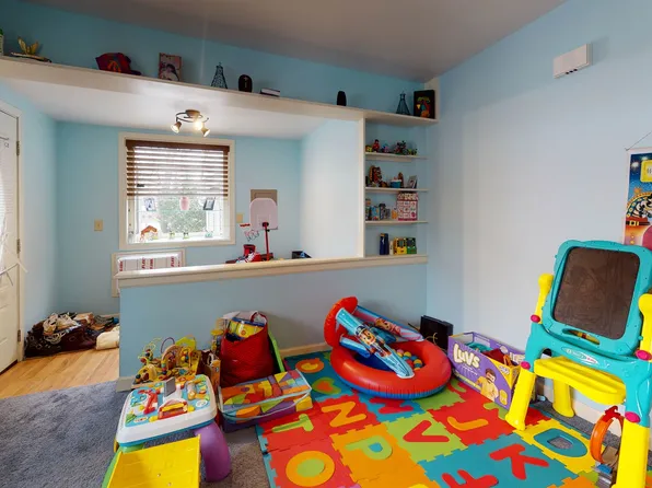 3740 S 92nd St, Milwaukee, WI 53228