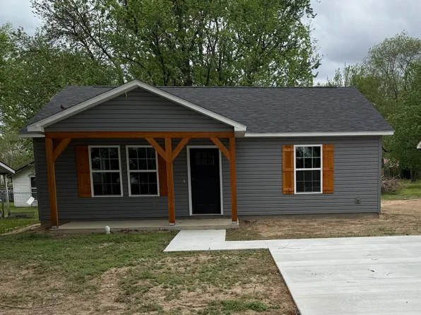 111 N 6th St, Sikeston, MO 63801