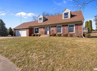 1334 Hayes Ct, Davenport, IA 52804