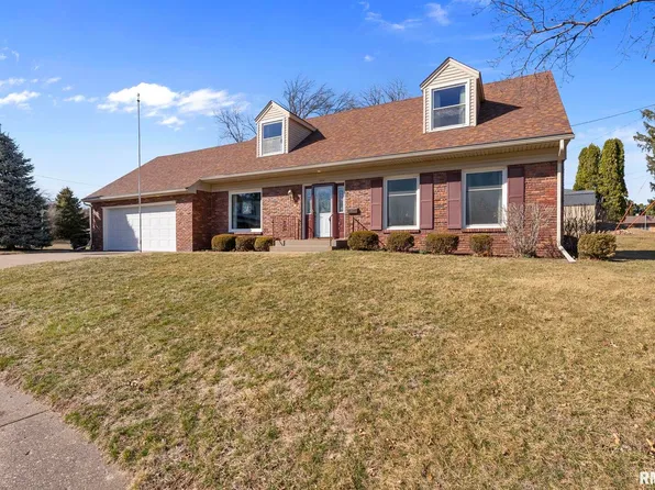 1334 Hayes Ct, Davenport, IA 52804