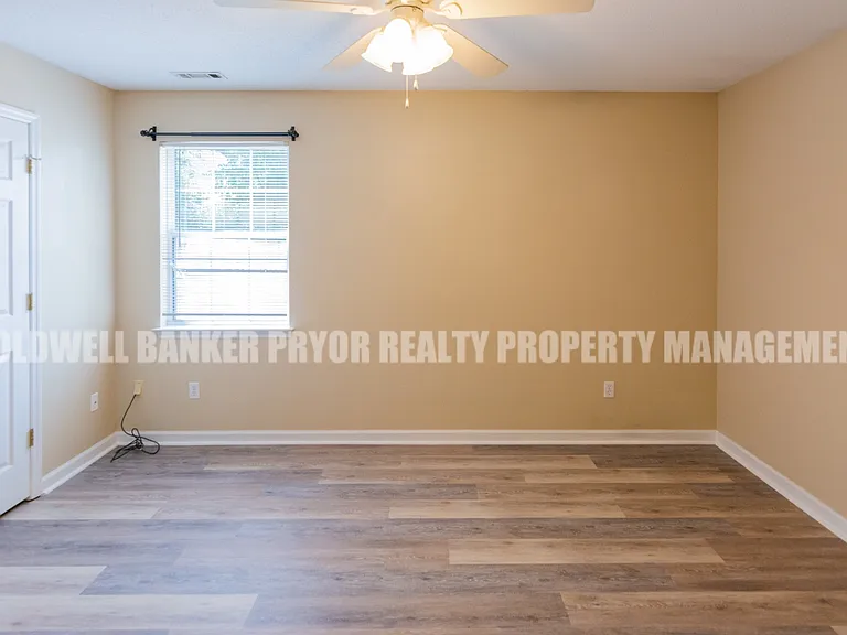 1240 N Concord Rd — Photo 29