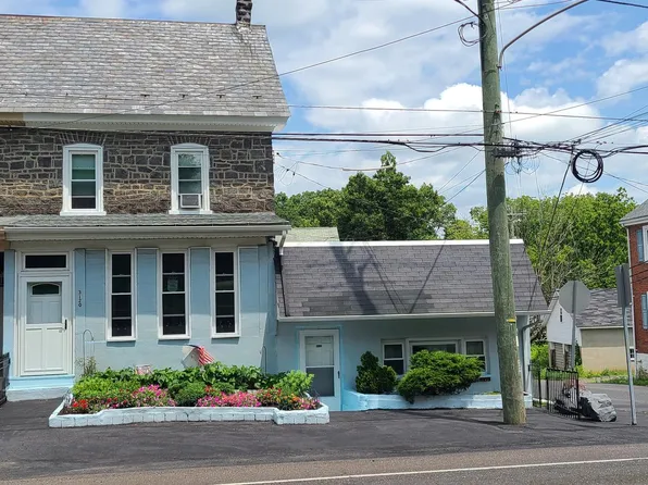 3120 & 3122 Main St, Green Lane, PA 18054