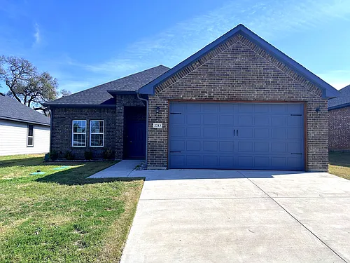 2213 Beverly Dr Photo 1