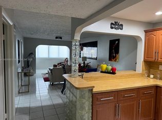 6090 W 18th Ave APT 224, Hialeah, FL 33012
