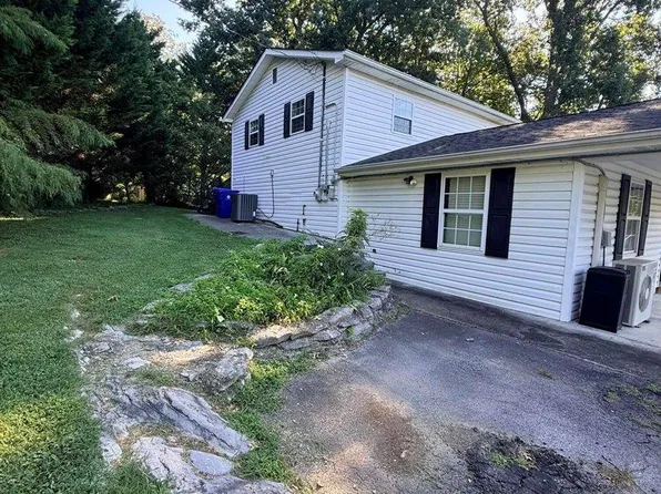 116 Redbud Dr #A, Clinton, TN 37716
