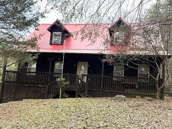 2nd image of 10560 Pleasant Hollow Rd