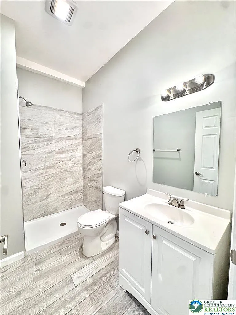 1 bed, 1.0 bath, 750 sqft, $1,250 — Photo 3
