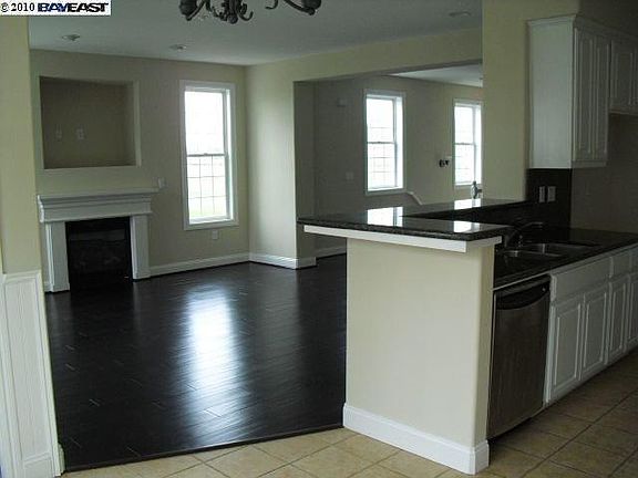 2nd image of 4555 Brannigan St