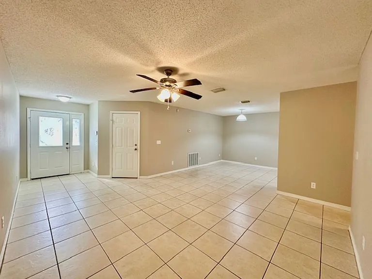 29 E Lane Dr — Photo 4