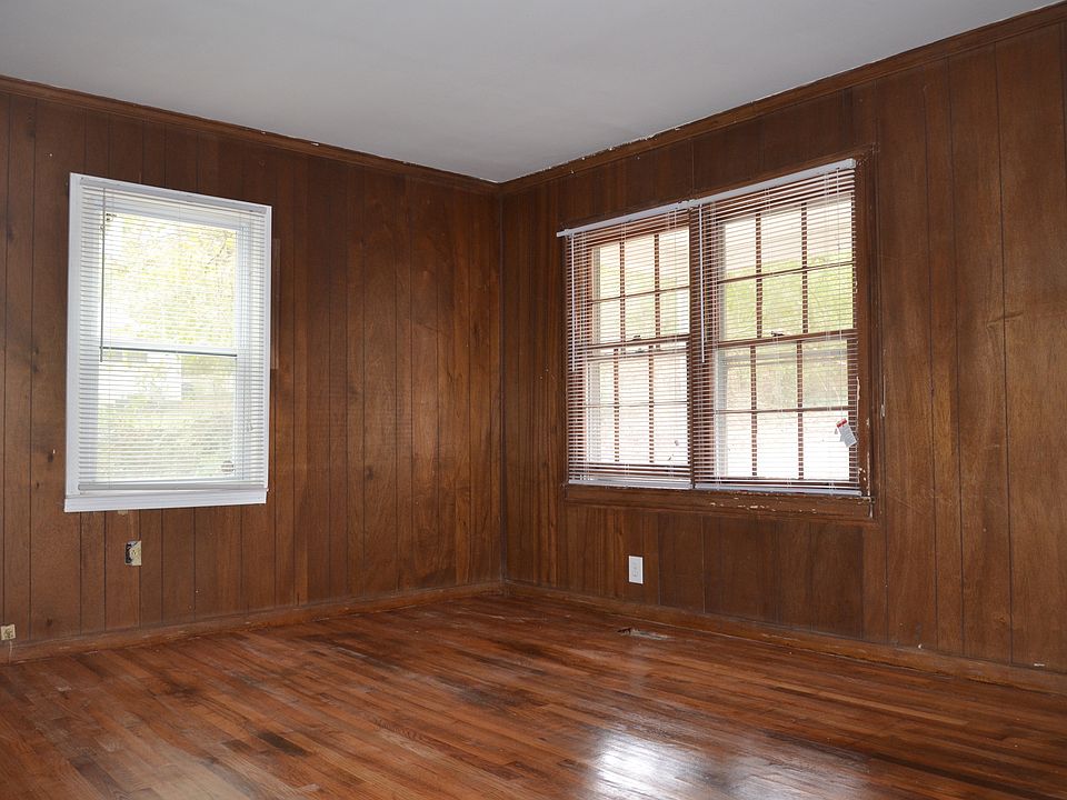 2nd image of 1324 Glen Forest Way
