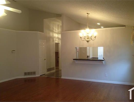 5th image of 4633 Greenwich Dr