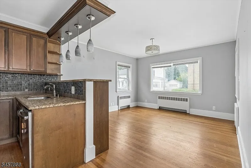 3 bed, 1.0 bath, $2,875 — Photo 4