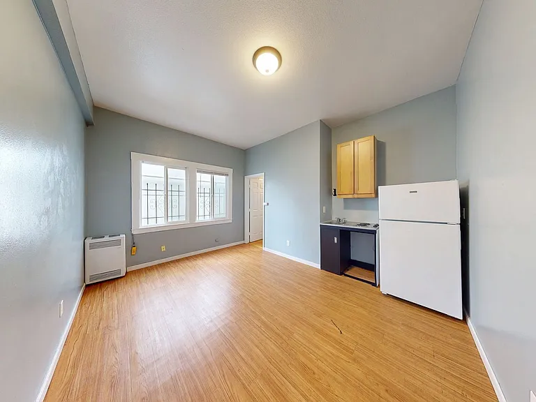 1607 2nd Ave - Studios: ONE MONTH FREE RENT!! — Photo 7