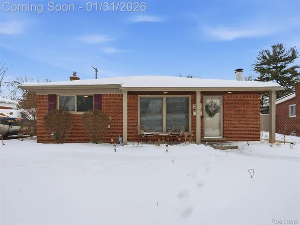 236 Lyons Dr, Troy, MI 48083