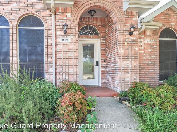 5th image of 813 Hudson Bay Ct
