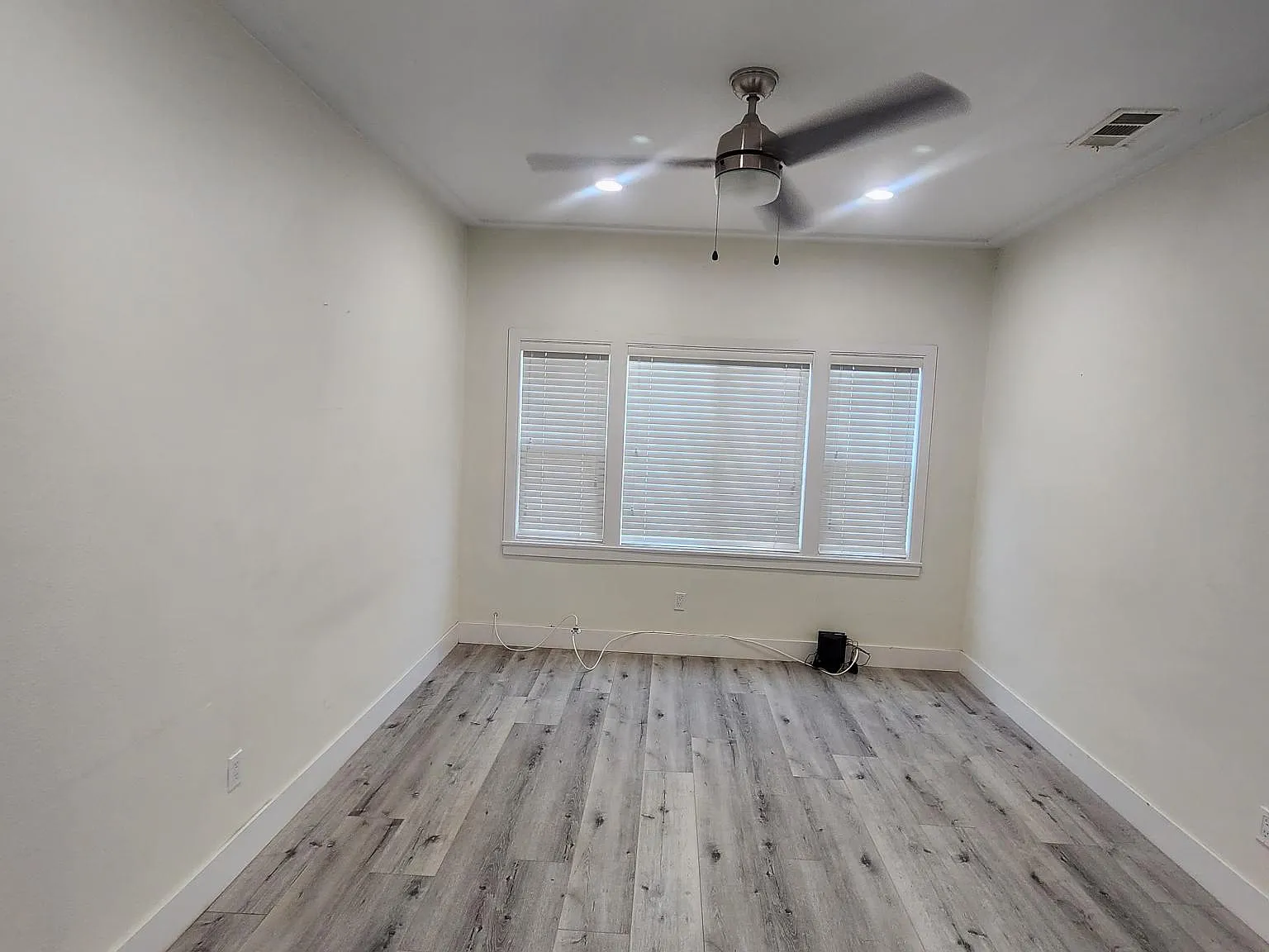 119 S Westmoreland Ave — Photo 2
