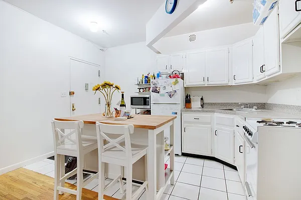 Rented by LG Fairmont Group | media 17